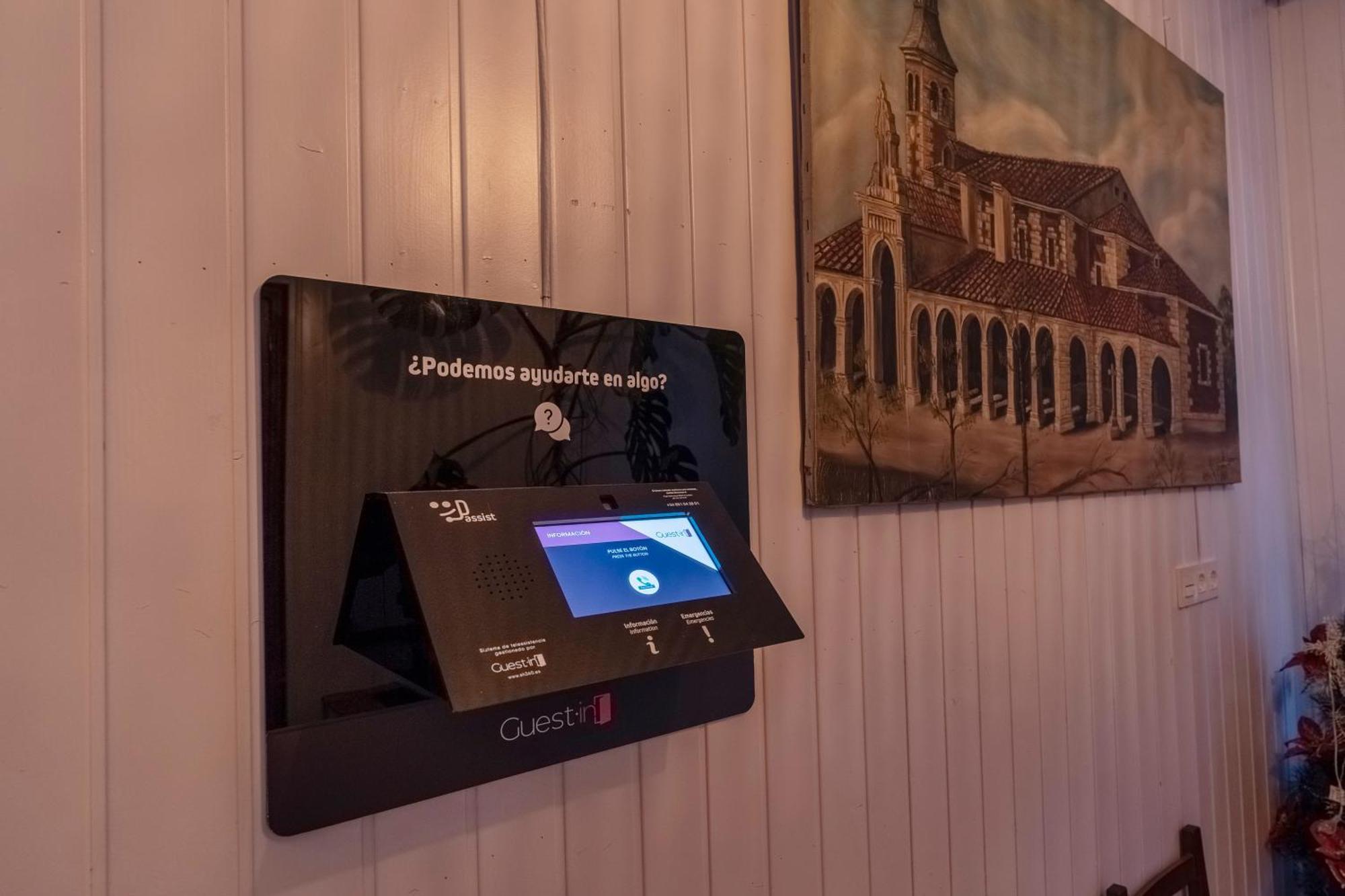 Hostal Julio Cesar La Virgen del Camino Zewnętrze zdjęcie