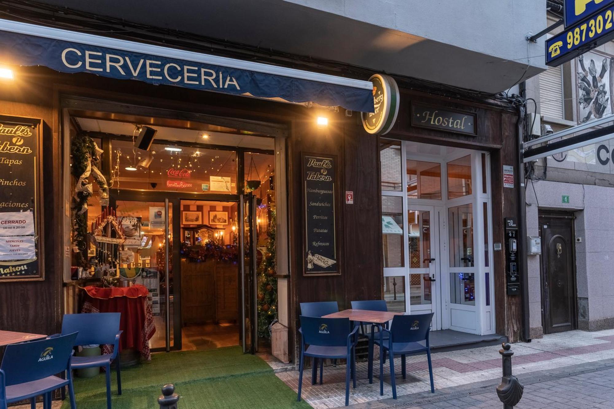 Hostal Julio Cesar La Virgen del Camino Zewnętrze zdjęcie