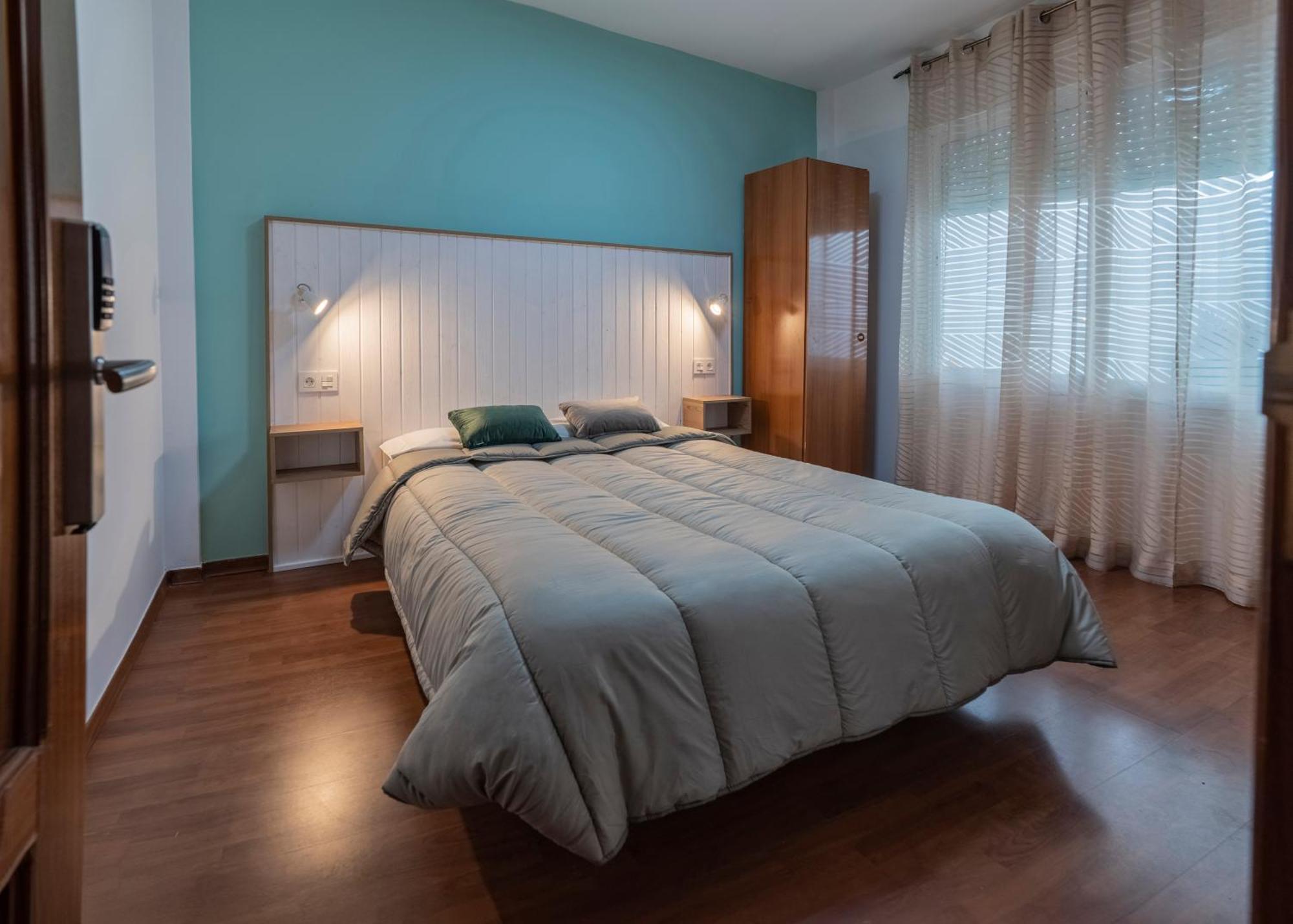 Hostal Julio Cesar La Virgen del Camino Zewnętrze zdjęcie