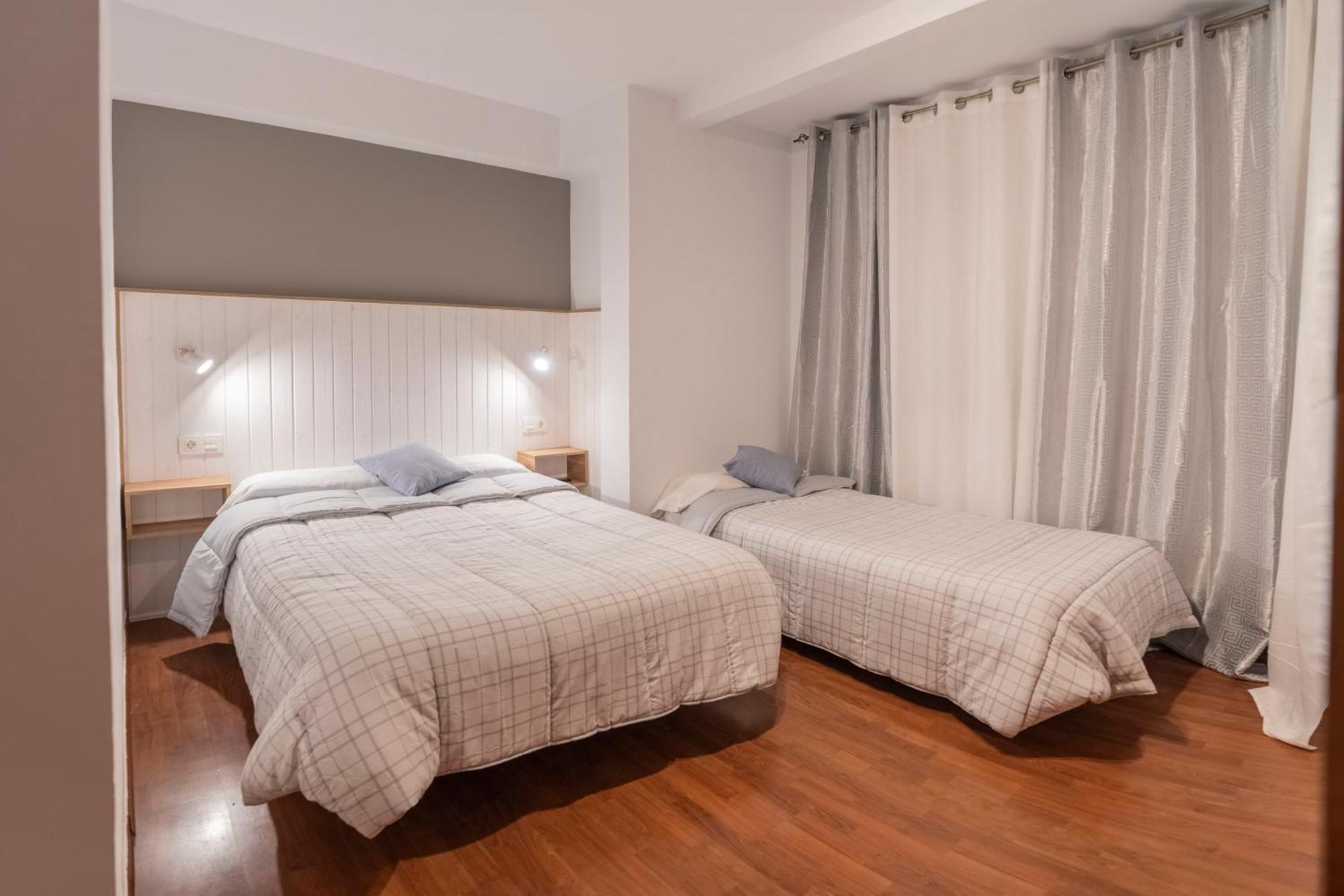 Hostal Julio Cesar La Virgen del Camino Zewnętrze zdjęcie