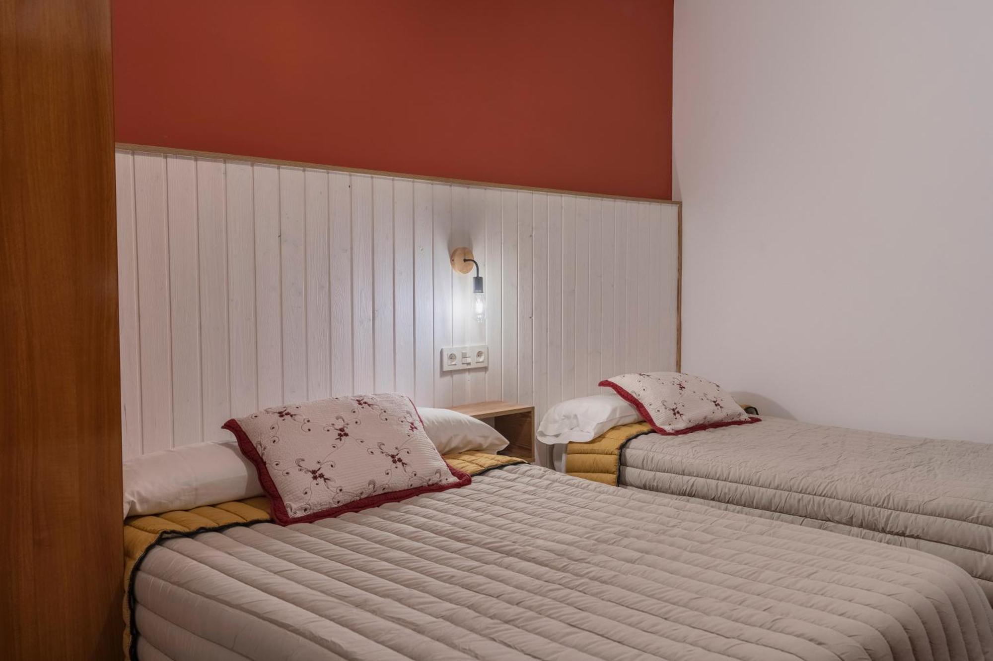 Hostal Julio Cesar La Virgen del Camino Zewnętrze zdjęcie