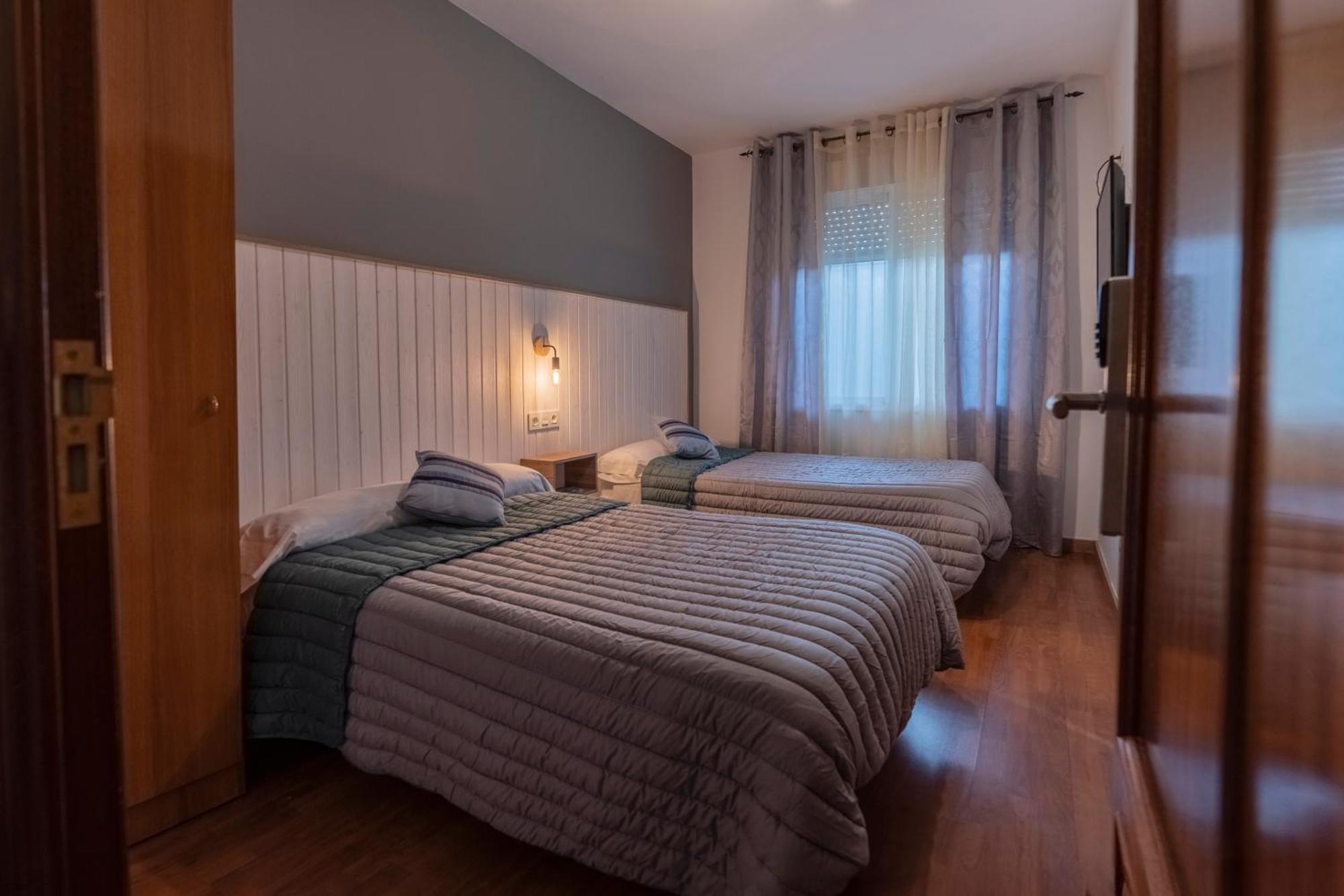 Hostal Julio Cesar La Virgen del Camino Zewnętrze zdjęcie