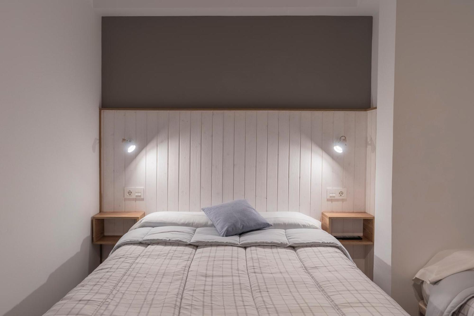 Hostal Julio Cesar La Virgen del Camino Zewnętrze zdjęcie