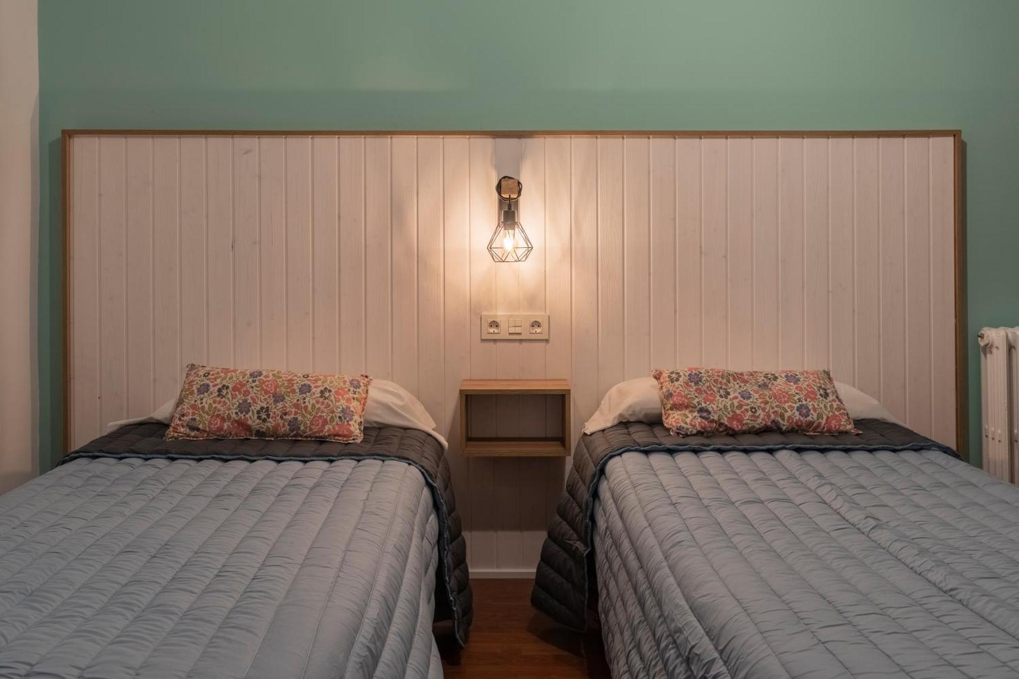 Hostal Julio Cesar La Virgen del Camino Zewnętrze zdjęcie